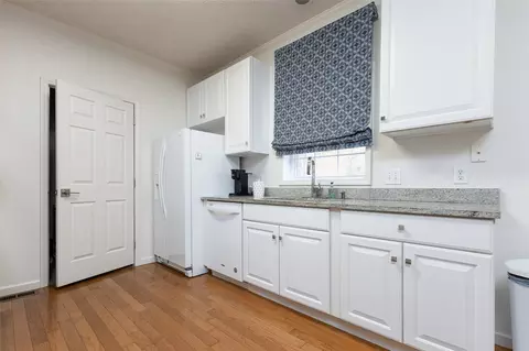 Kitchen - 323 Overlook Rd #12, Sapphire, NC 28774 photo 2 of 3
