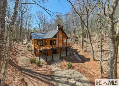 102 Bartram Cove Ln, Highlands, NC 28741