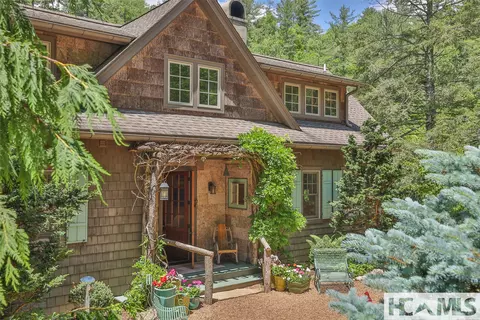 131 Big Creek Ln, Highlands, NC 28741