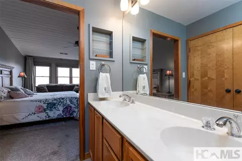 Bath - 142 Eagle Ridge Rd #2304, Sapphire, NC 28774 photo 1 of 5