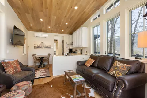 Living - 111 Moonstone Loop, Highlands, NC 28741 photo 2 of 5