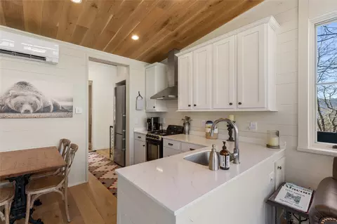 Kitchen - 111 Moonstone Loop, Highlands, NC 28741 photo 2 of 5