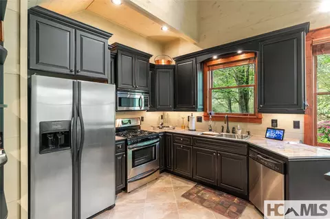 Kitchen - 1285 Leafstone Cir, Sylva, NC 28779 photo 4 of 4