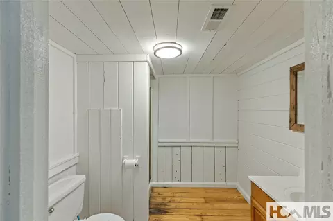 Bath - 1285 Leafstone Cir, Sylva, NC 28779 photo 3 of 4