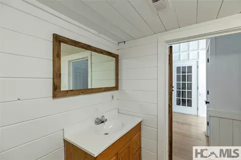 Bath - 1285 Leafstone Cir, Sylva, NC 28779 photo 4 of 4