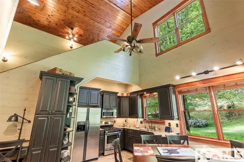 Kitchen - 1285 Leafstone Cir, Sylva, NC 28779 photo 3 of 4