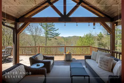 427 Rivard Rd, Glenville, NC 28736