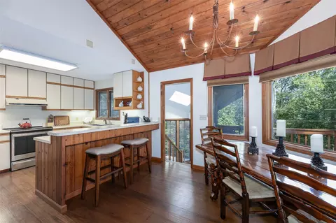Dining - 594 Highgate Rd, Highlands, NC 28741 photo 2 of 3