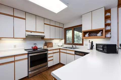 Kitchen - 594 Highgate Rd, Highlands, NC 28741 photo 2 of 2