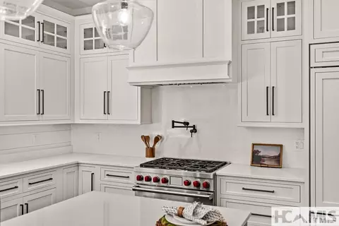 Kitchen - 33 Sanctuary Ridge Rd, Highlands, NC 28741 photo 4 of 10