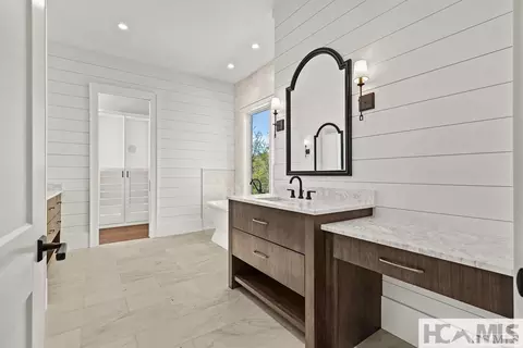 Bath - 33 Sanctuary Ridge Rd, Highlands, NC 28741 photo 1 of 7