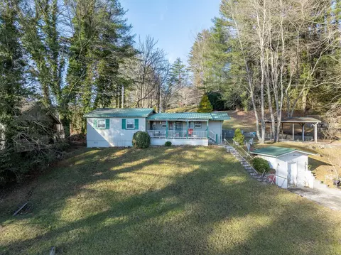 83 Briarberry Ln, Glenville, NC 28736