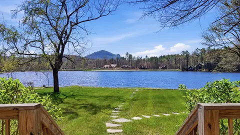 250 Valley Rd, Cashiers, NC 28717