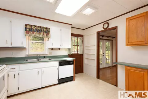 Kitchen - 138 Stillwagon Ln, Cedar Mountain, NC 28718 photo 1 of 2