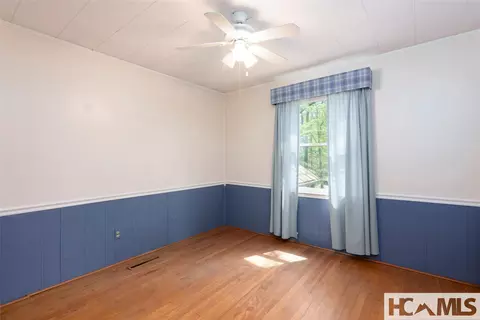 Bedroom - 138 Stillwagon Ln, Cedar Mountain, NC 28718 photo 2 of 8