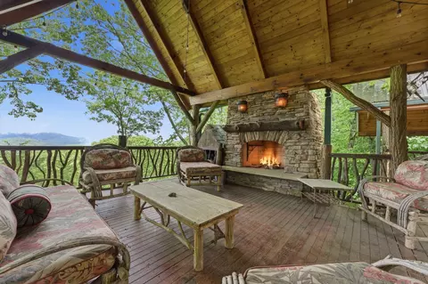 407 Forest Ridge Rd, Cashiers, NC 28717