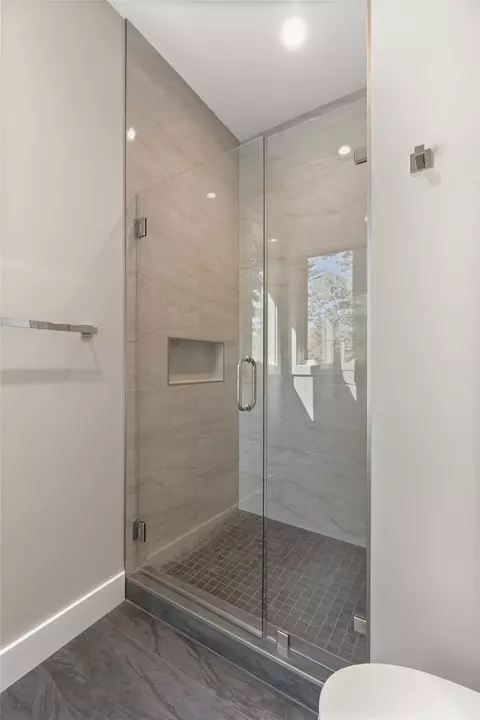 Bath - 206 Sanctuary View Trl, Highlands, NC 28741 photo 2 of 4