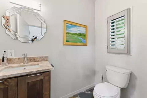Bath - 2259 Whiteside Cove Rd, Highlands, NC 28741 photo 6 of 8