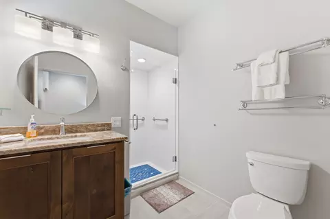 Bath - 2259 Whiteside Cove Rd, Highlands, NC 28741 photo 7 of 8