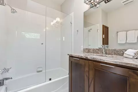 Bath - 2259 Whiteside Cove Rd, Highlands, NC 28741 photo 8 of 8