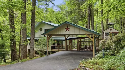 371 Sassafras Gap Rd, Highlands, NC 28741