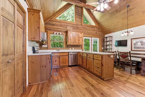 Kitchen - 39 Bald Eagle Ct, Sapphire, NC 28774 photo 1 of 1
