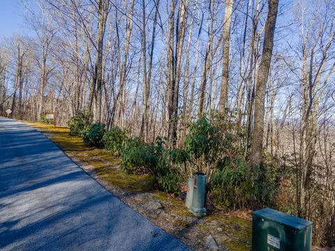 182 Broadview Dr, Highlands, NC 28741 photo 3