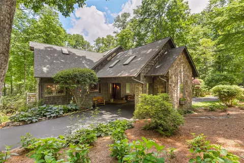 106 Garnet Rock Trl, Highlands, NC 28741