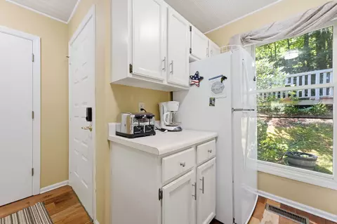 Kitchen - 53 Chestnut Rdg #4, Sapphire, NC 28774 photo 3 of 5