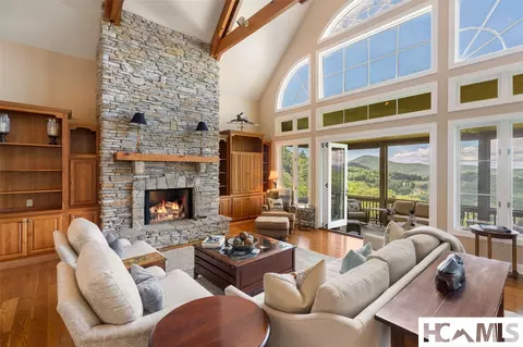 Living - 112 Willowbrook Ct, Highlands, NC 28741 photo 4 of 6