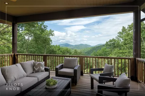 1106 Bridgestone Dr, Glenville, NC 28736
