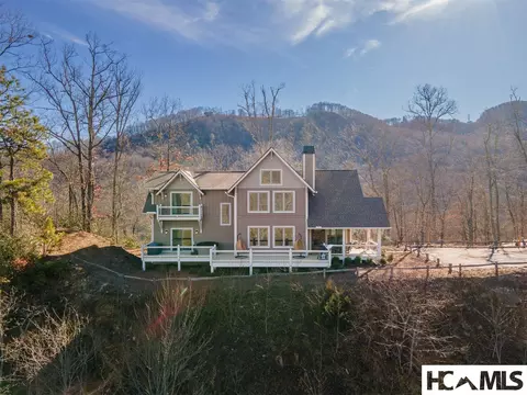 346 Birdymay Dr, Tuckasegee, NC 28783