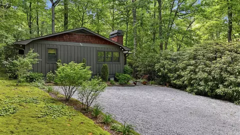 86 E Wingina Pl, Highlands, NC 28741