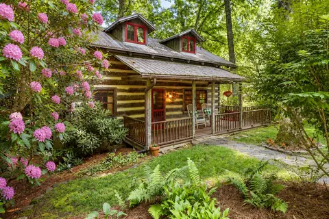 90 Laurel Heights Rd, Highlands, NC 28741