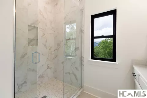 Bath - 429 Hardscrabble Ridge Rd, Highlands, NC 28741 photo 4 of 10