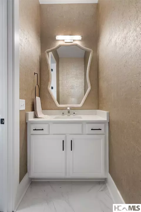 Bath - 429 Hardscrabble Ridge Rd, Highlands, NC 28741 photo 1 of 10