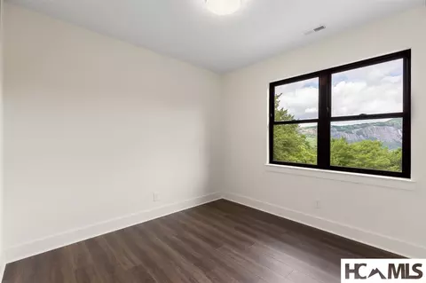 Bedroom - 429 Hardscrabble Ridge Rd, Highlands, NC 28741 photo 6 of 10