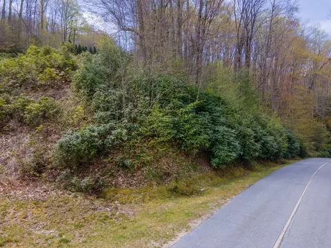 207 Highlands Cove Dr, Highlands, NC 28741 photo 2