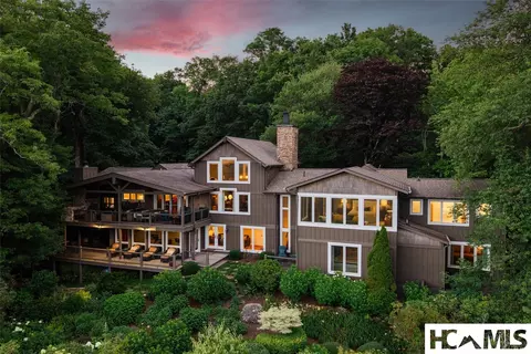 653 Country Club Dr, Highlands, NC 28741