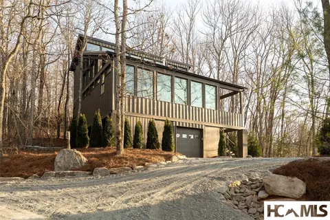 205 Autumn Valley Ln, Scaly Mountain, NC 28775