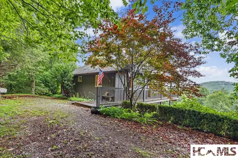 939 Browns Mountain Rd, Scaly Mountain, NC 28775