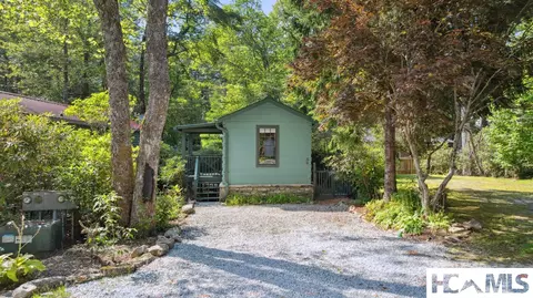 30 Chestnut Walk, Highlands, NC 28741