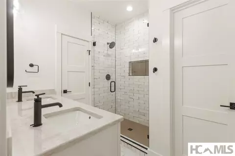 Bath - 935 Glenshore Dr, Cullowhee, NC 28723 photo 8 of 12