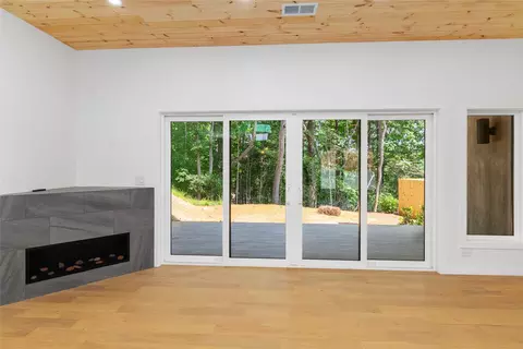 Living - 199 Mountain Laurel Rdg #2, Franklin, NC 28734 photo 2 of 3