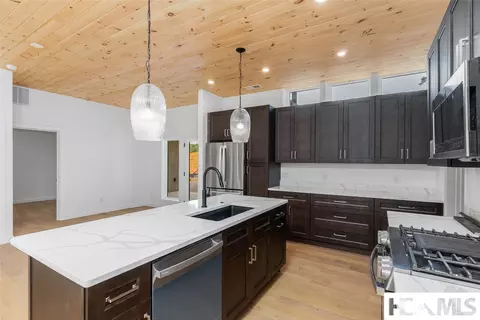 Kitchen - 199 Mountain Laurel Rdg #2, Franklin, NC 28734 photo 4 of 8