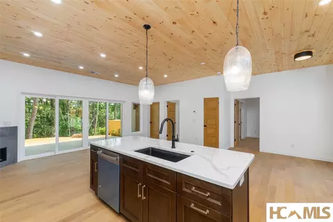 Kitchen - 199 Mountain Laurel Rdg #2, Franklin, NC 28734 photo 7 of 8
