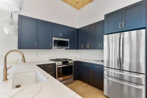 Kitchen - 203 Mountain Laurel Rdg #4, Franklin, NC 28734 photo 2 of 3