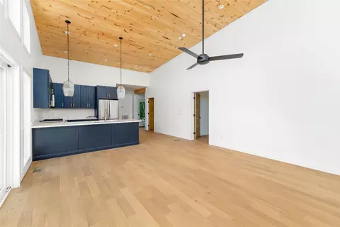 Living - 203 Mountain Laurel Rdg #4, Franklin, NC 28734 photo 5 of 6