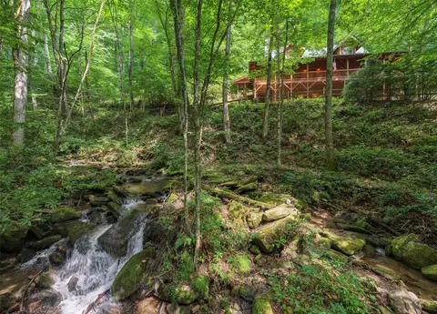 343 Bear Track Dr, Tuckasegee, NC 28783