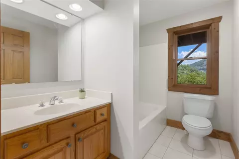 Bath - 66 Bald Eagle Ct, Sapphire, NC 28774 photo 6 of 7